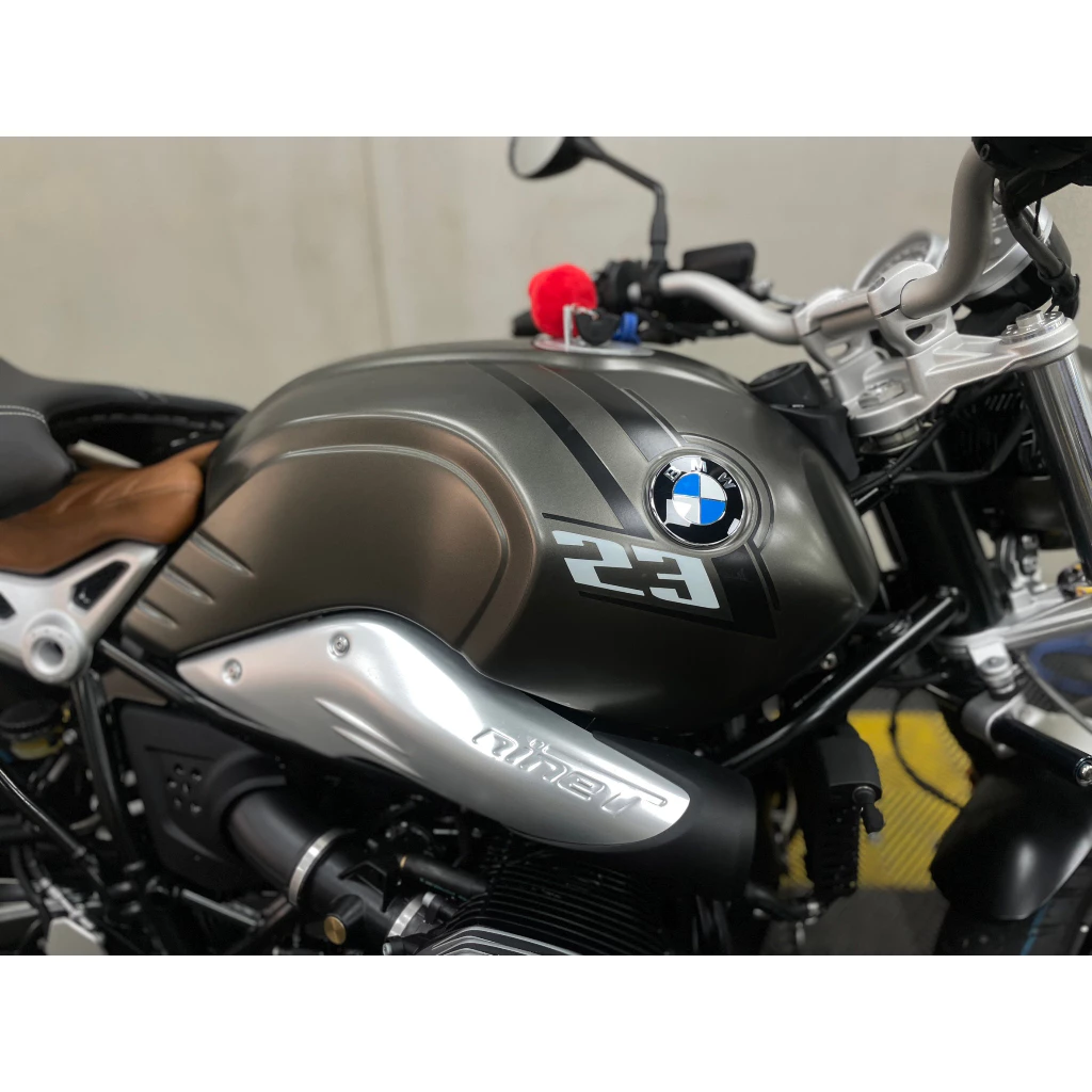 2023 R9T 大燈 儀表兩件組 TPU 犀牛皮