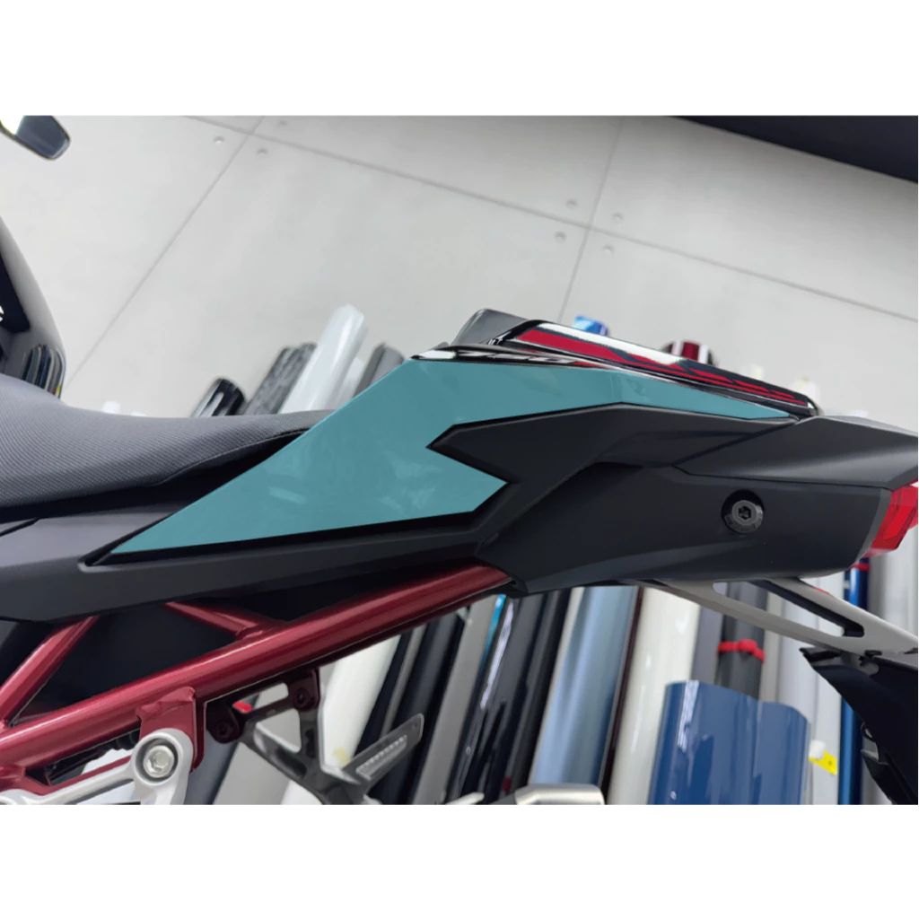 Hornet CB750 油箱中間 夾角處 側殼 TPU 犀牛皮