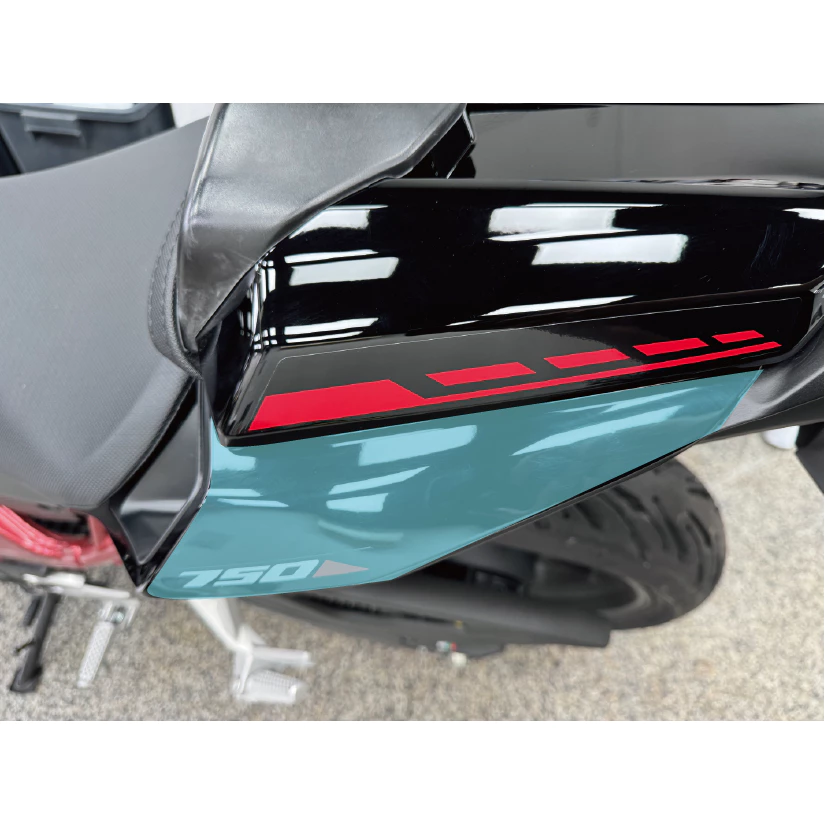Hornet CB750 油箱中間 夾角處 側殼 TPU 犀牛皮