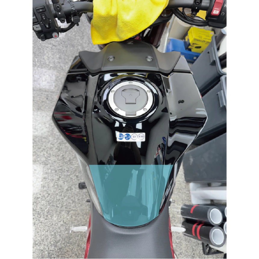 Hornet CB750 油箱中間 夾角處 側殼 TPU 犀牛皮