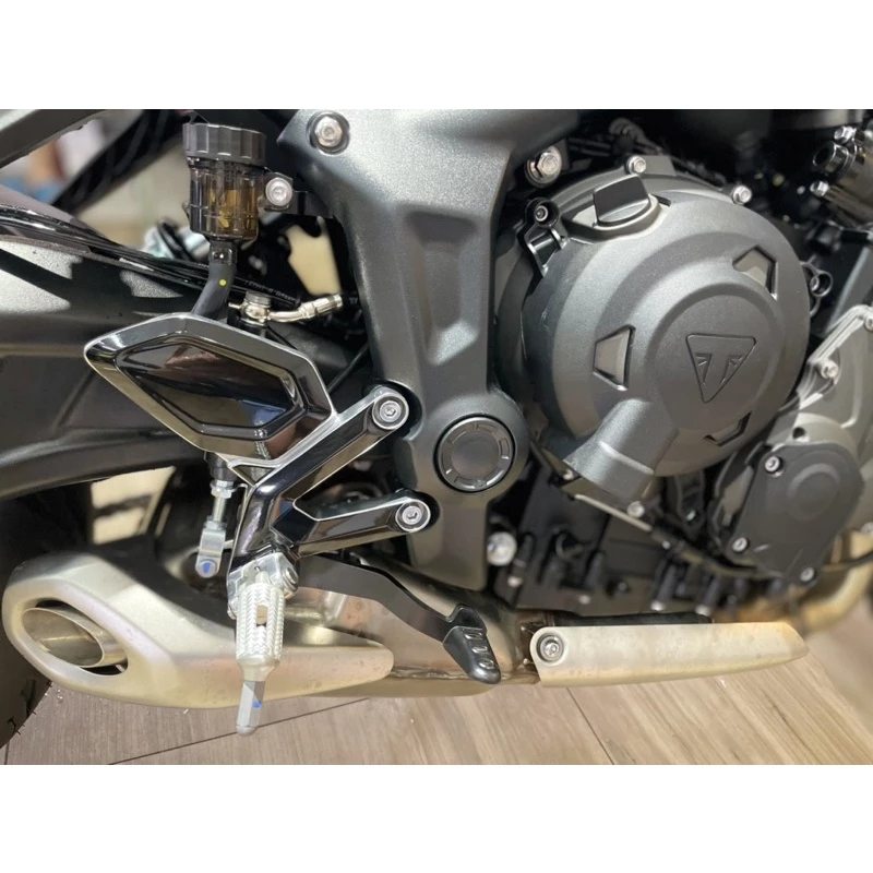 凱旋660 Trident660 左右腳踏 TPU 犀牛皮(R7 CB650R)