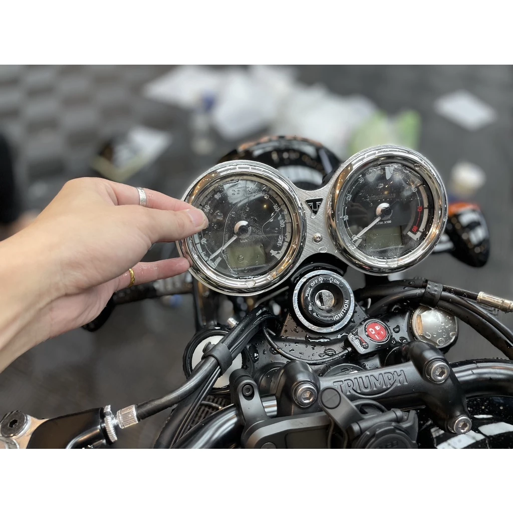 凱旋 Triumph Bonneville T120 大燈 儀錶 TPU 犀牛皮