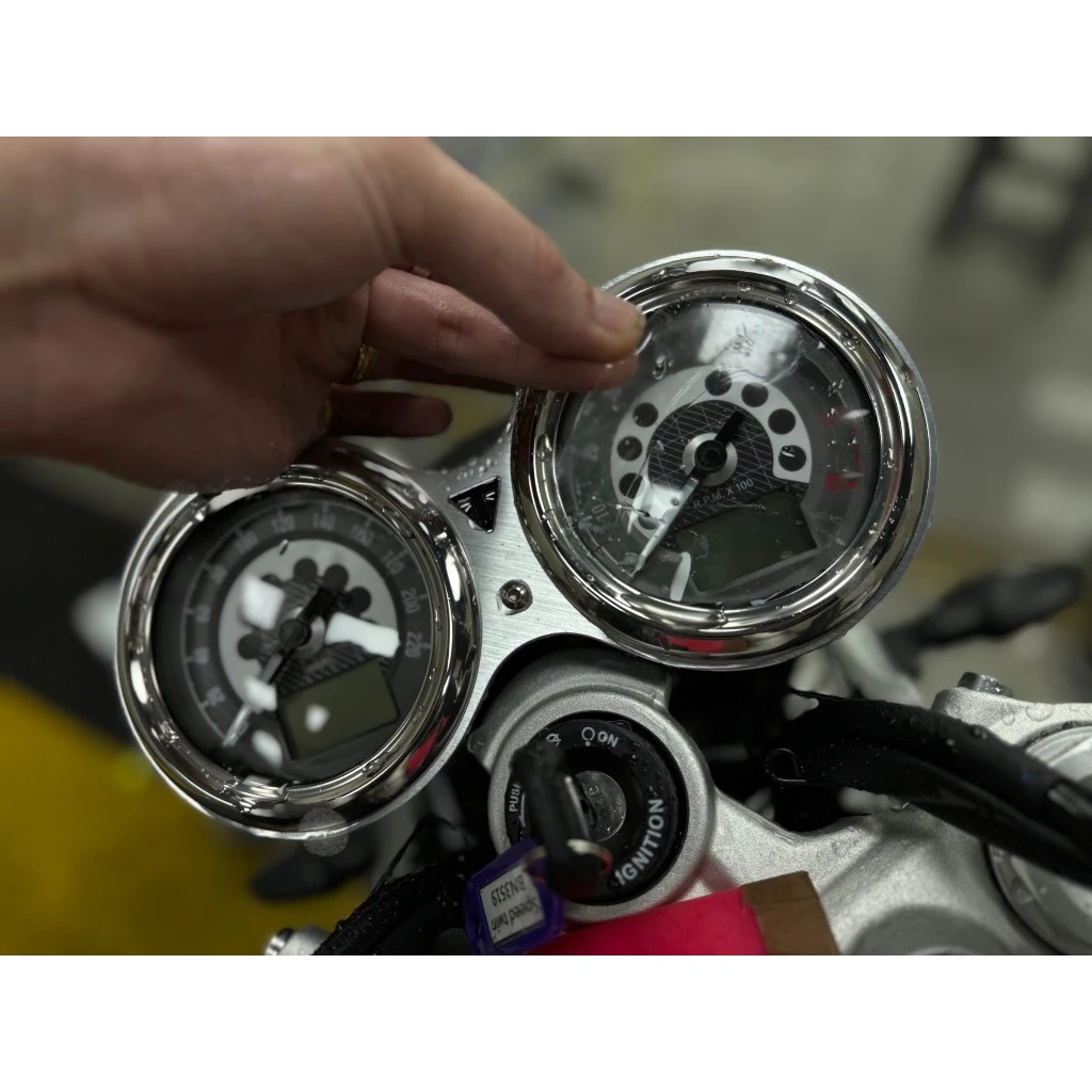 Speed Twin 1200 大燈 儀表2件組 TPU 犀牛皮