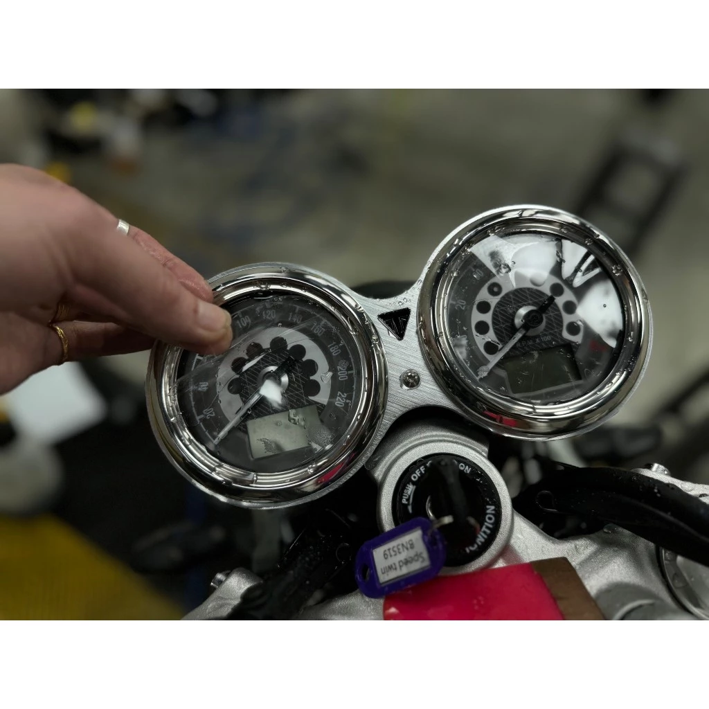 Speed Twin 1200 大燈 儀表2件組 TPU 犀牛皮
