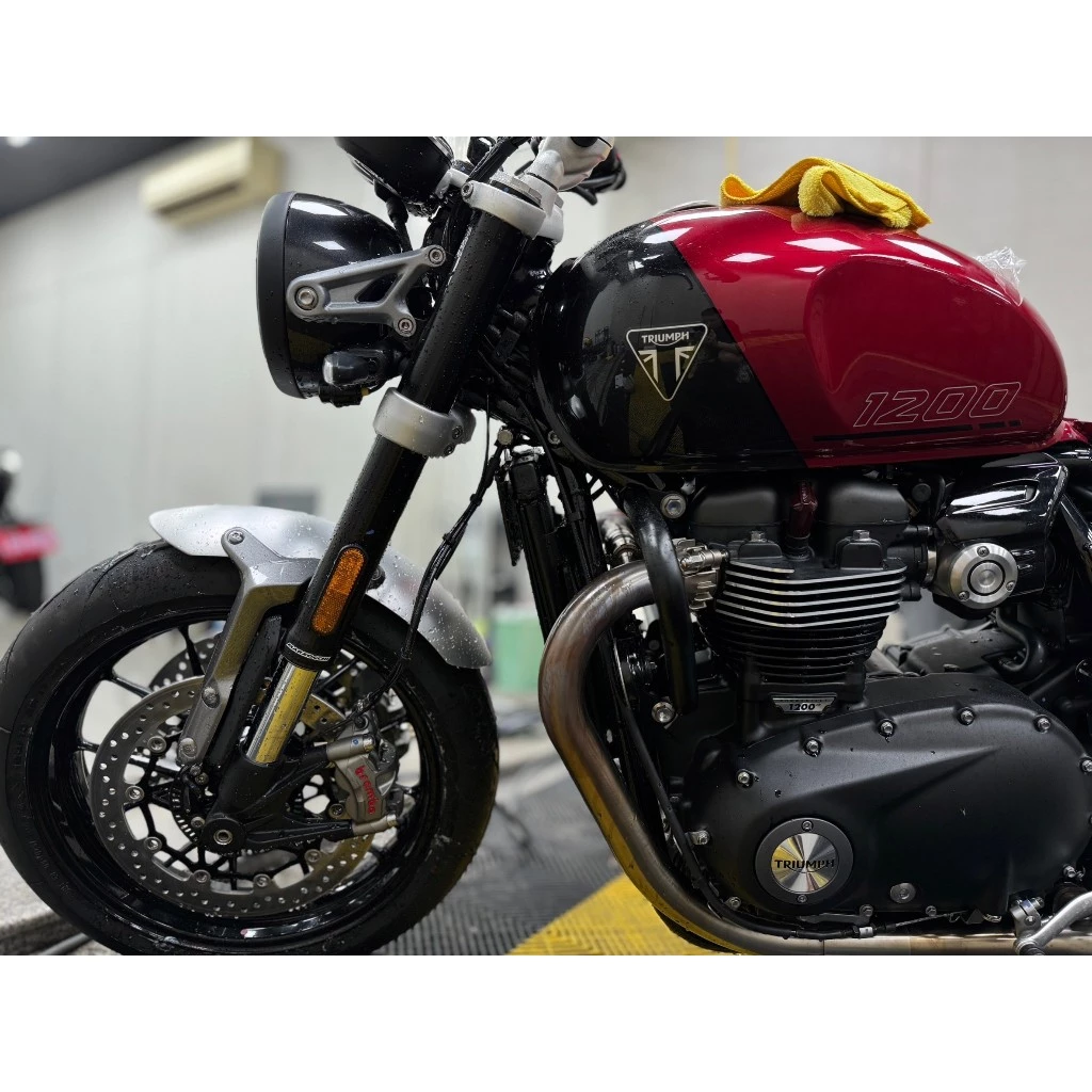Speed Twin 1200 大燈 儀表2件組 TPU 犀牛皮