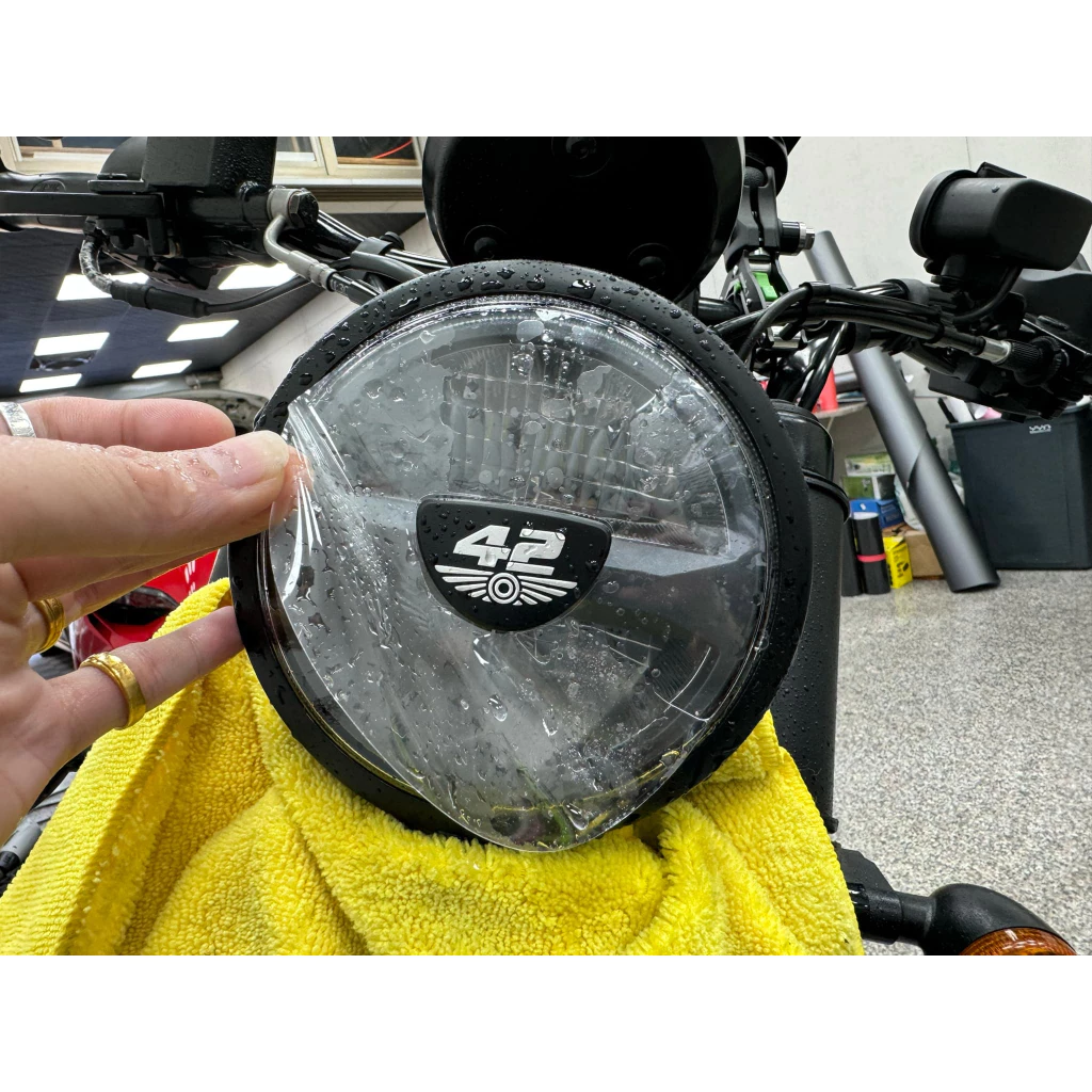 2023 JAWA 42 Bobber 大燈 儀表 犀牛皮 TPU